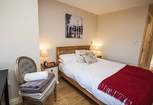 Hillcroft Self Catering Hotel Bristol Redhill (Somerset)